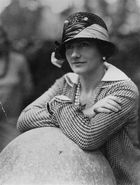 why was coco chanel important in the 1920s|coco chanel founder.